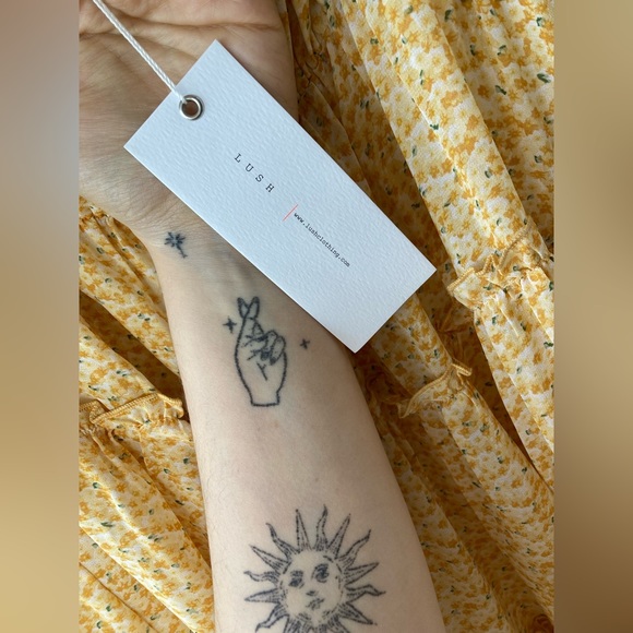 Floral Dress! - Picture 5 of 8